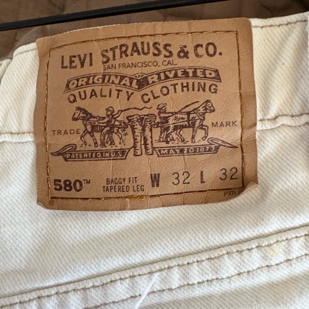 Levi’s | Vintage Orange Tab 580’s Pleat Front Cream Color Cutoff Shorts - Picture 3 of 5